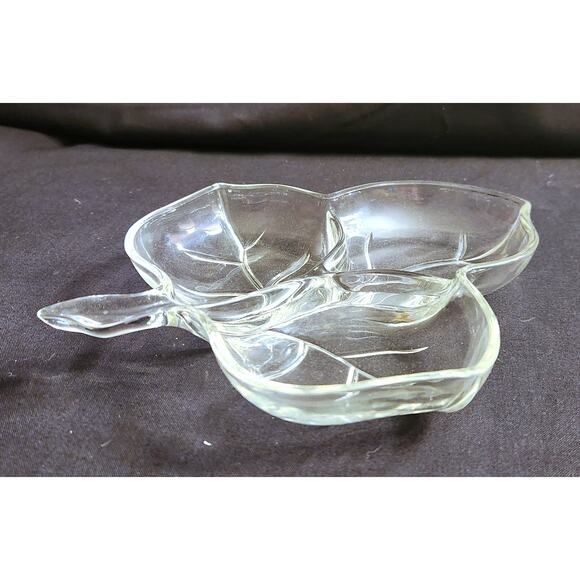 Leaf Pattern Shaped Divided Dish 3 Part Candy or Nut Dish Vintage Serving Plate - Picture 2 of 7